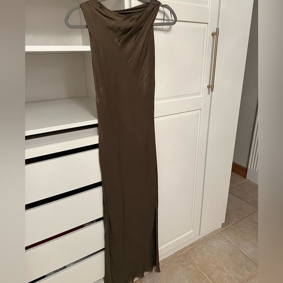 Zara satin dress - Picture 3 of 3